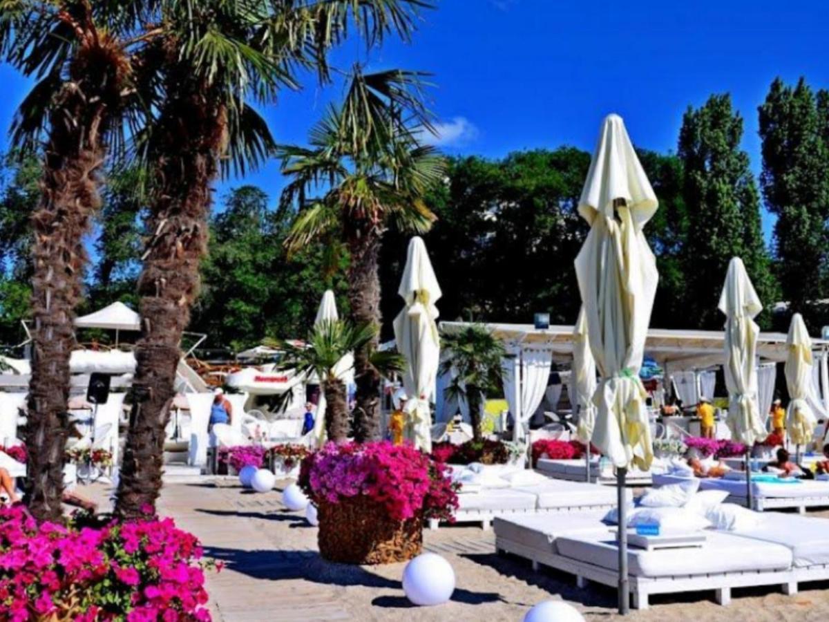 Arcadia Vip-Apartments In Golfstream Odessa Eksteriør billede